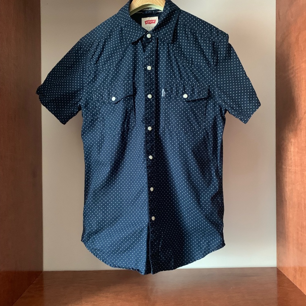 Men’s Shortsleeved Levi’s Button Down Shirt